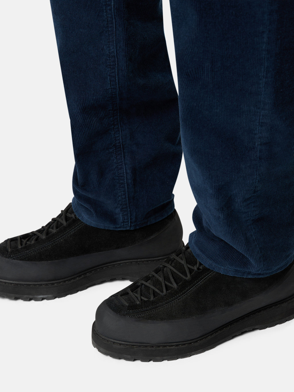 J100005 INDIGO MICRO CORDUROY-RINSED